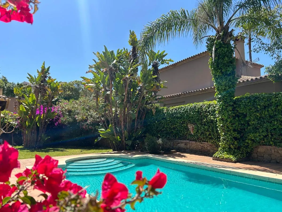 Villa Close To The Beach In Marbella location