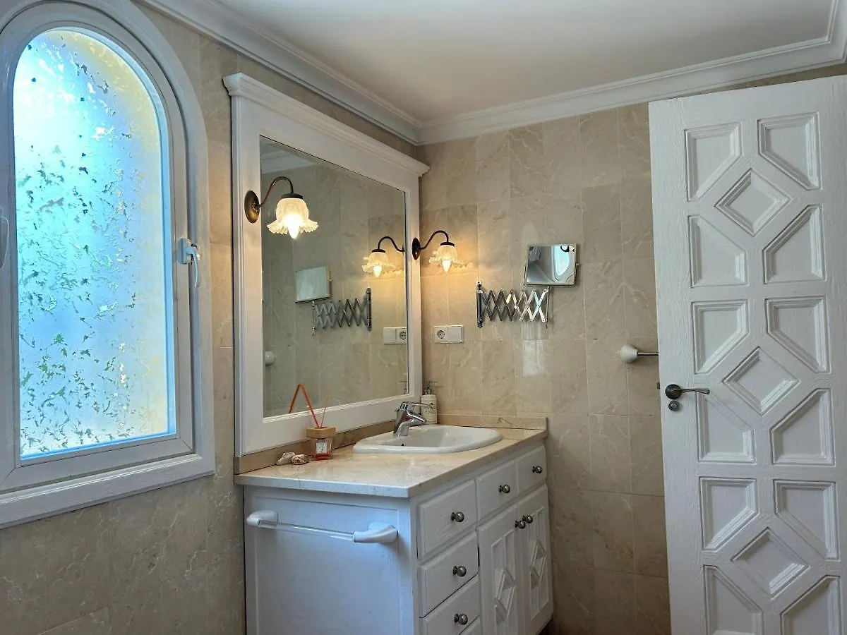Villa Close To The Beach In Marbella