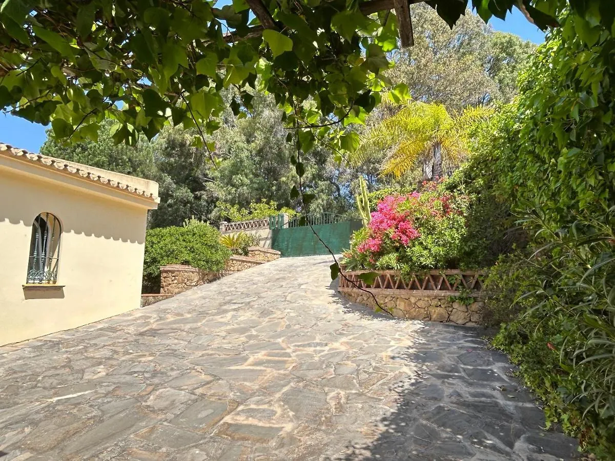 Villa Close To The Beach In Марбелья